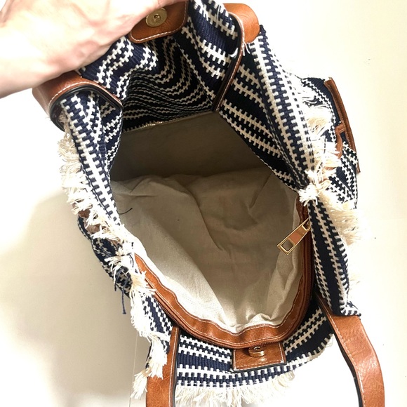 🍭3/$15 Sandra Roberts navy blue & white striped fringe large tote handbag - Picture 11 of 14